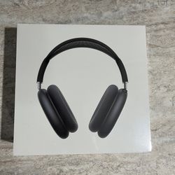 AirPod Max’s  (USB-C) 