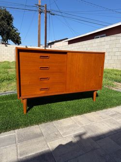 Vintage Danish Modern Teak Credenza / Sideboard – Made in Denmark