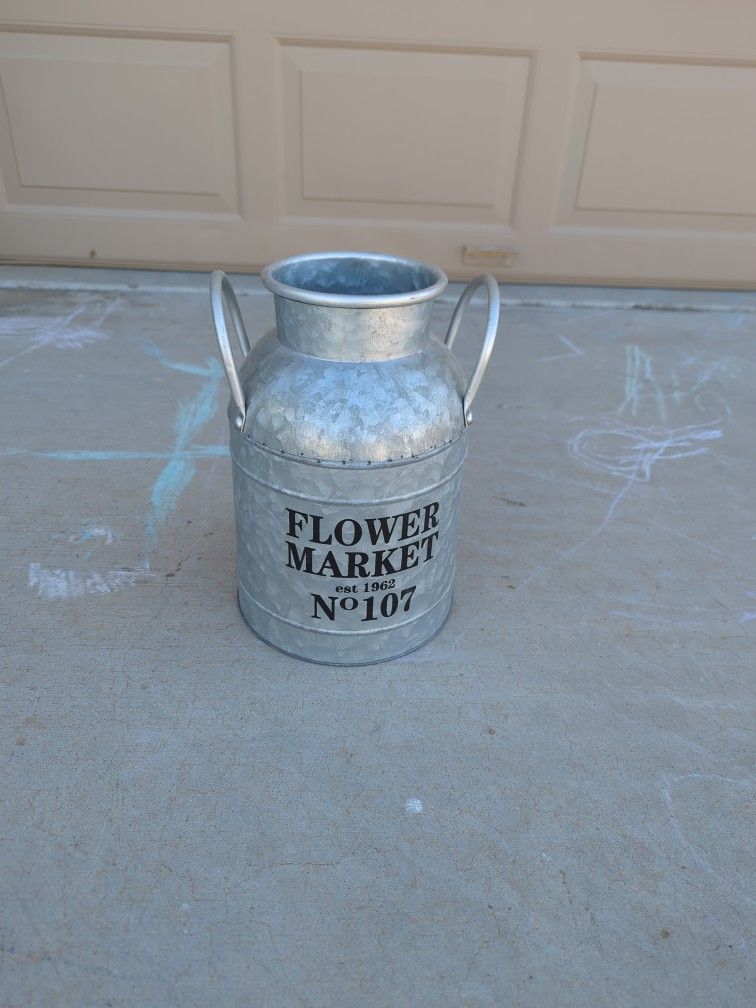 Vintage Flower Vase/Pot
