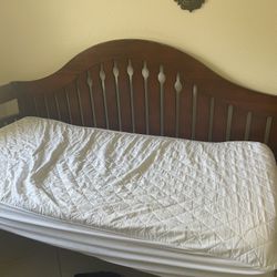 Day Bed With Twin Mattress 