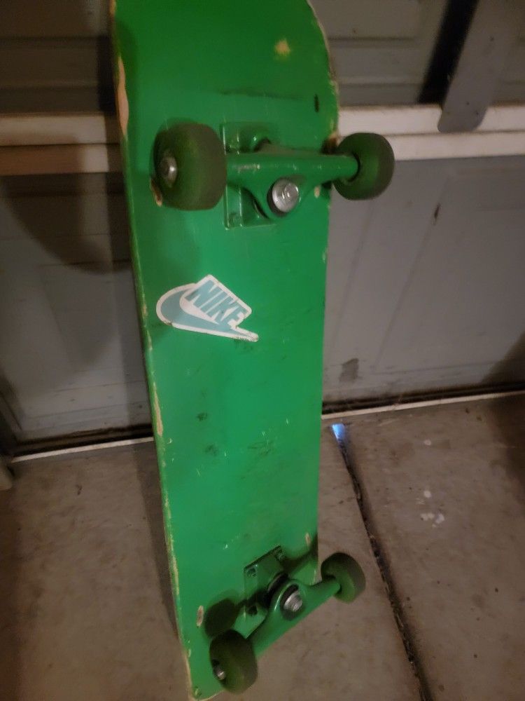 Skate board