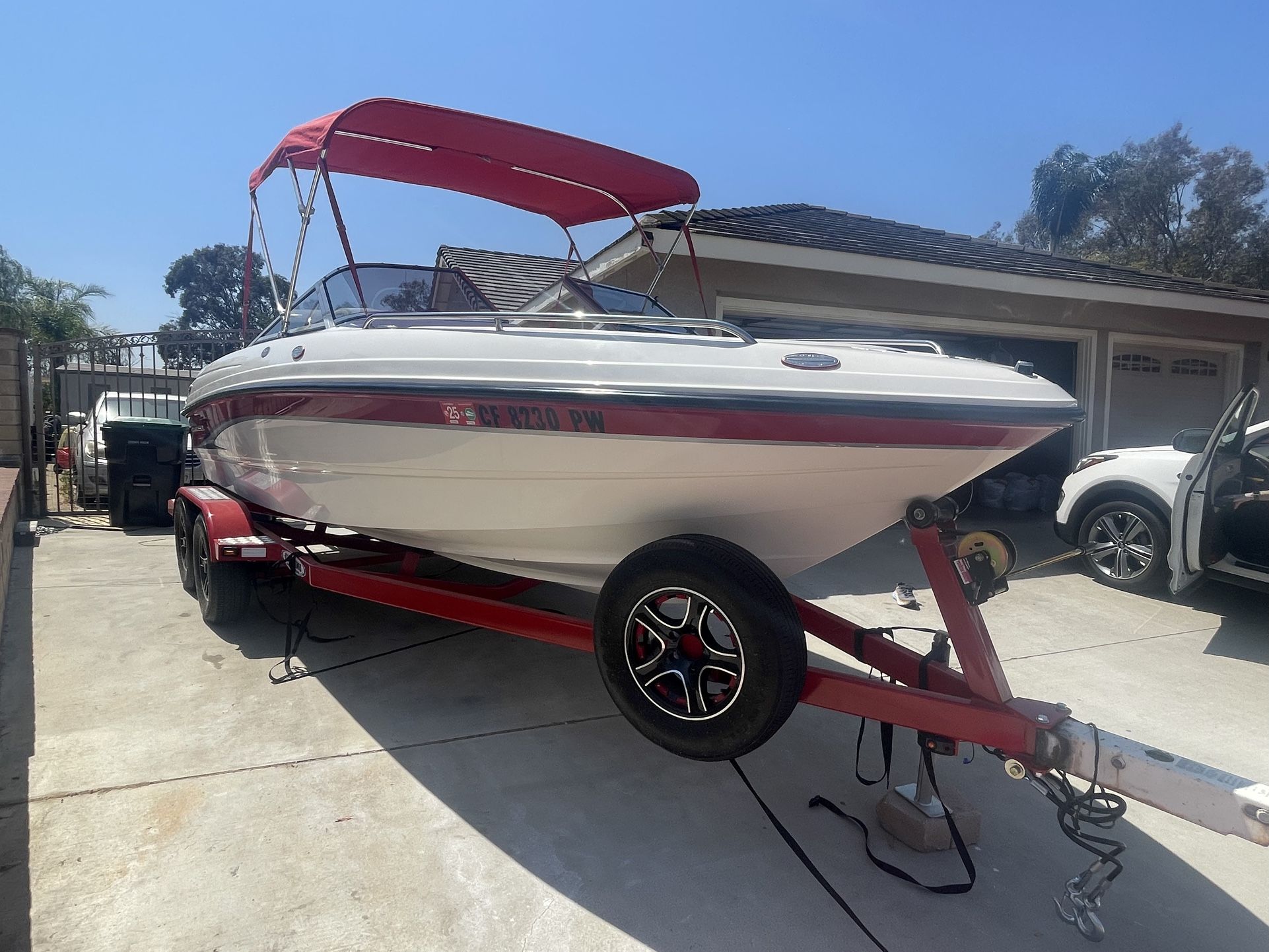 2002 Chaparral 200 SSI Rated for 10 people