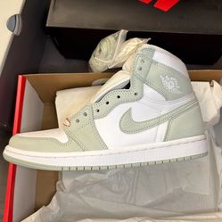 Jordan 1 High Women’s Seafoam Size 6.5 & 9.5