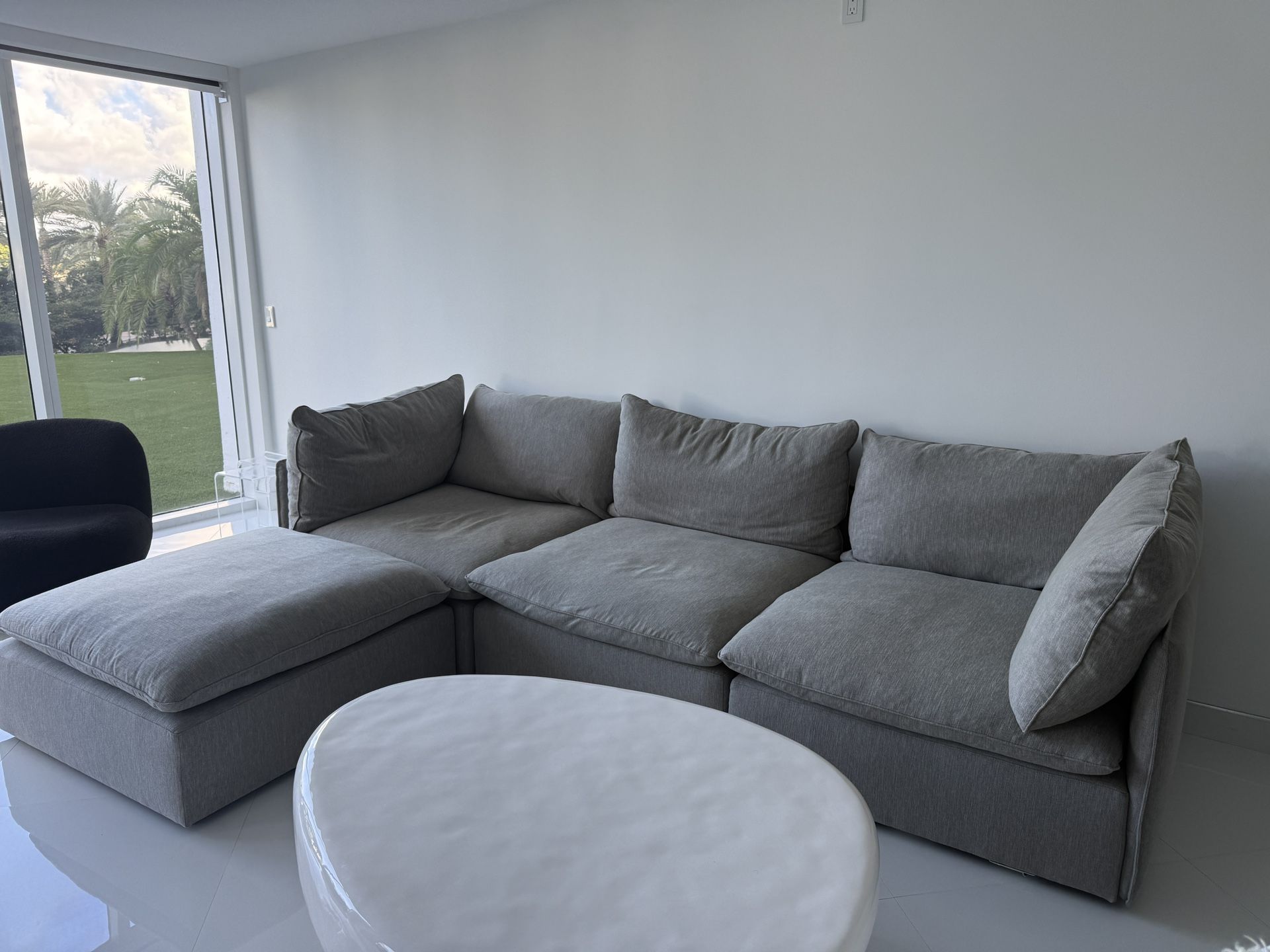 Cb2 New Sofá Grey LUMIS GREY PERFORMANCE FABRIC DEEP DEPTH