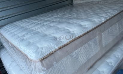 Brand New Organic Saatva RX California King Mattress.