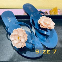Size 7 Women Sandals Summer Shoes Like New