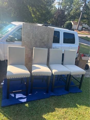 Ashley Bridson Counter Height Dining Table and 4 Bar Stools chairs
