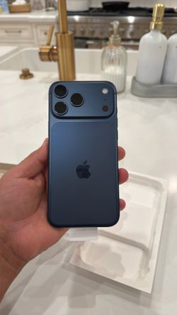 iPhone 17 pro max blue 1T