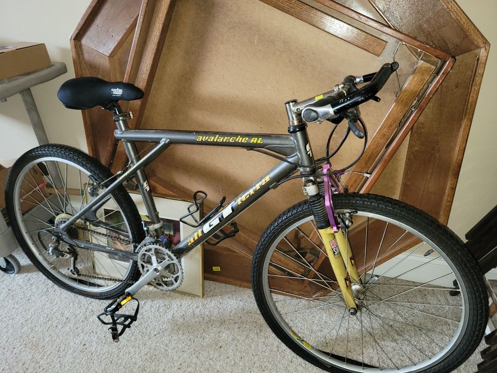 GT Avalanche AL Mountian Bike