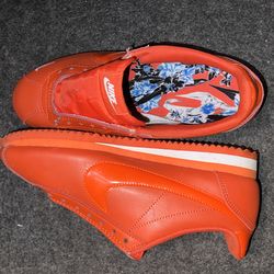 Team Orange Nike Cortez size 6.5 (no laces)