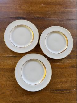 Gold-rimmed Salad/Dessert plates - Pickard China 'Elegance 1202' - se
