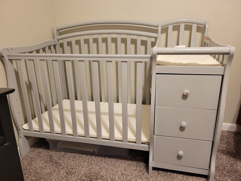 Mini Crib With Changing Table And Storage