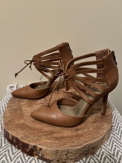 Tan BCBG Heels Sz6
