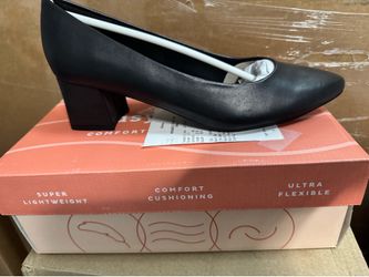 Easy spirit Nicole women’s pointed closed toe block heel 7.5M black