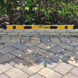 Dewalt 48" magnetic spirit level