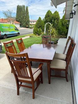 Dining Table with 6 chairs