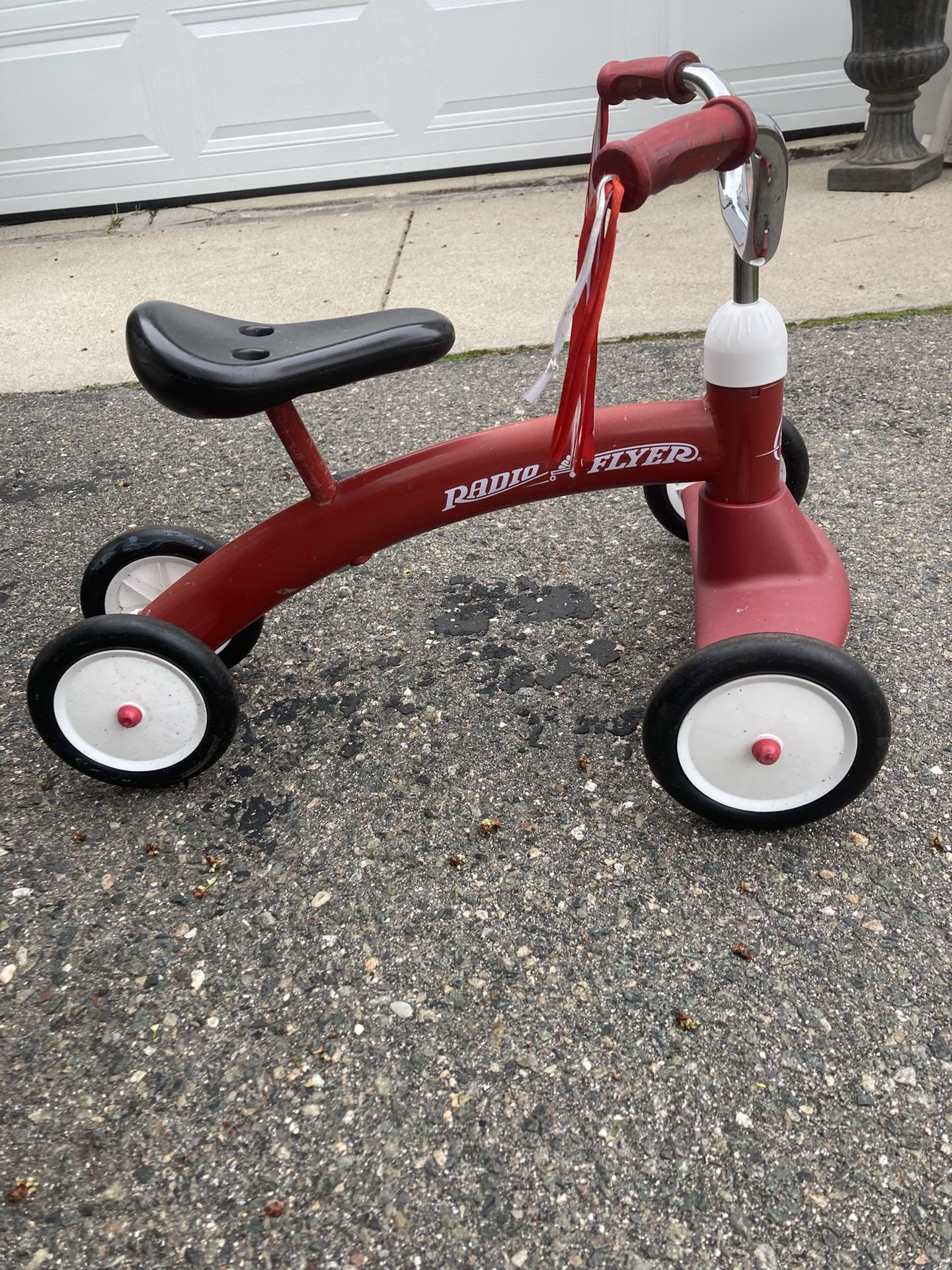 RADIO FLYER Scoot About.