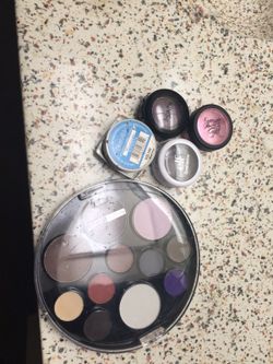 eyeshadow