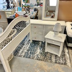 Vintage Queen Wicker Bedroom Set