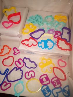 145 Plastic Cookie Cutters