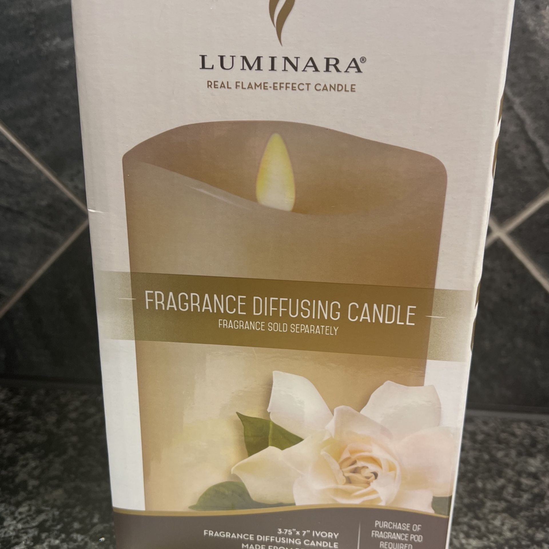 Fragrance Diffusing Candle