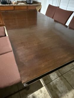 Dinner table with 6 chairs