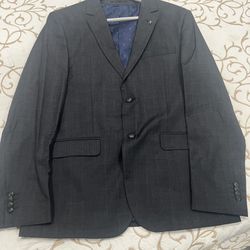 Men’s Formal Coat, Extra Luxary, bought for 250$ And Never Used, Size Large