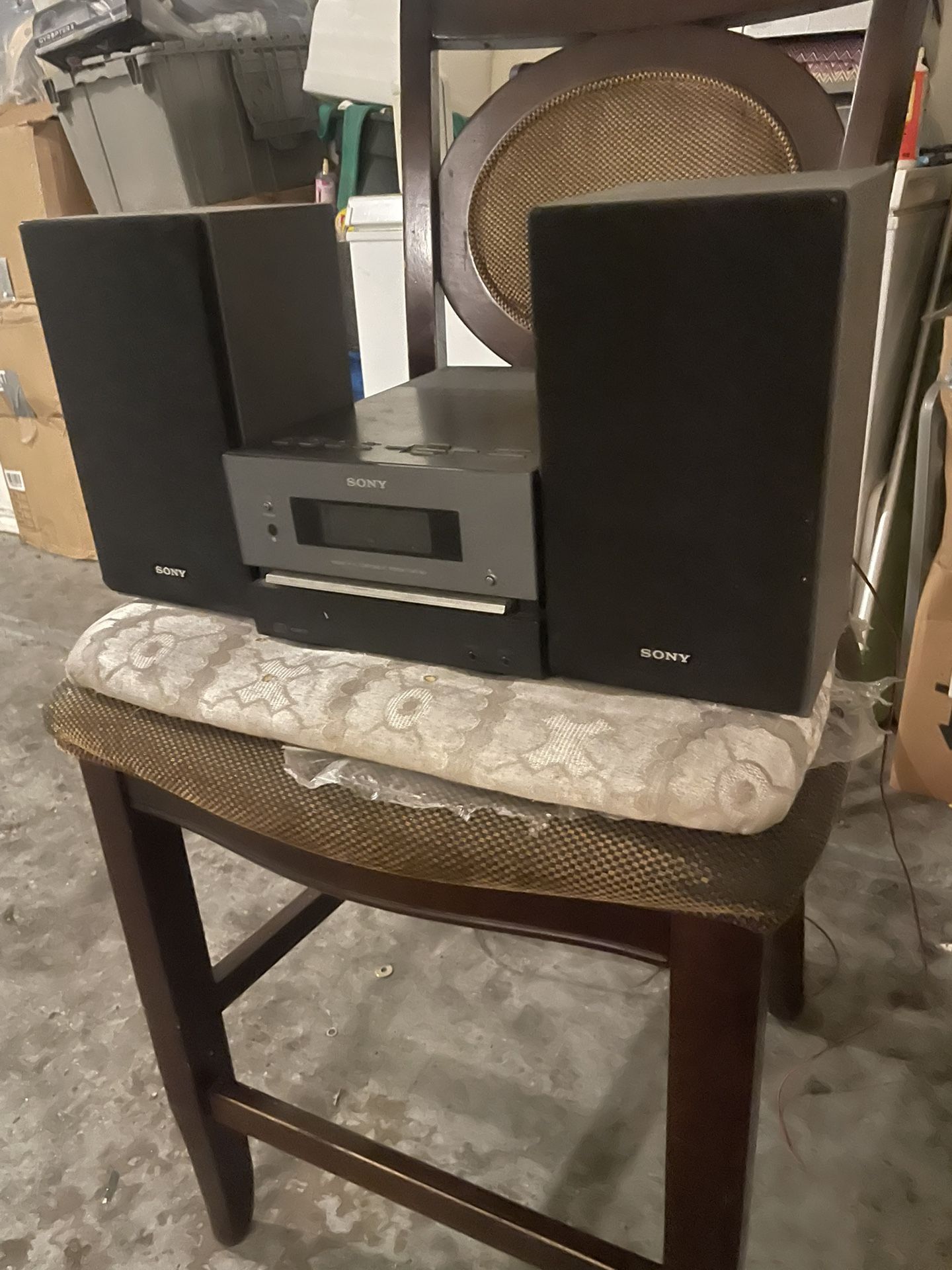 MP3 Speaker Set Need Gone Asap!!