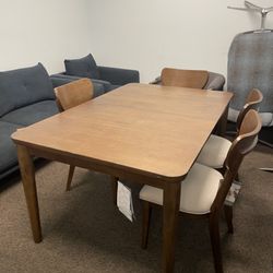 Dining Kitchen Table and Four Chairs