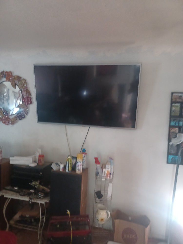 60in LG Flat Screen Works Perfect