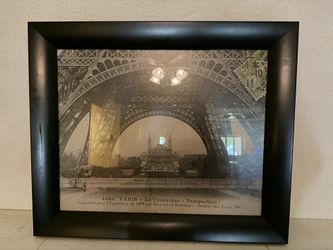 Effiel tower Lower View Glass And Wide Black Frame Awesome Condition