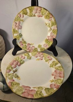 Metlox Poppytrail Pink Grape Dinnerware 61 pcs. Cash only pickup only