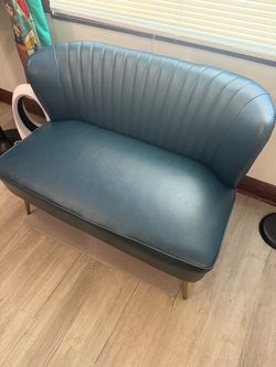 Love seat