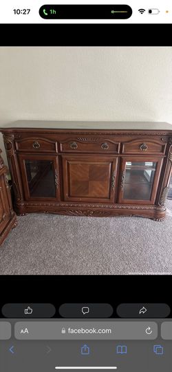 Entry Table/ Buffets