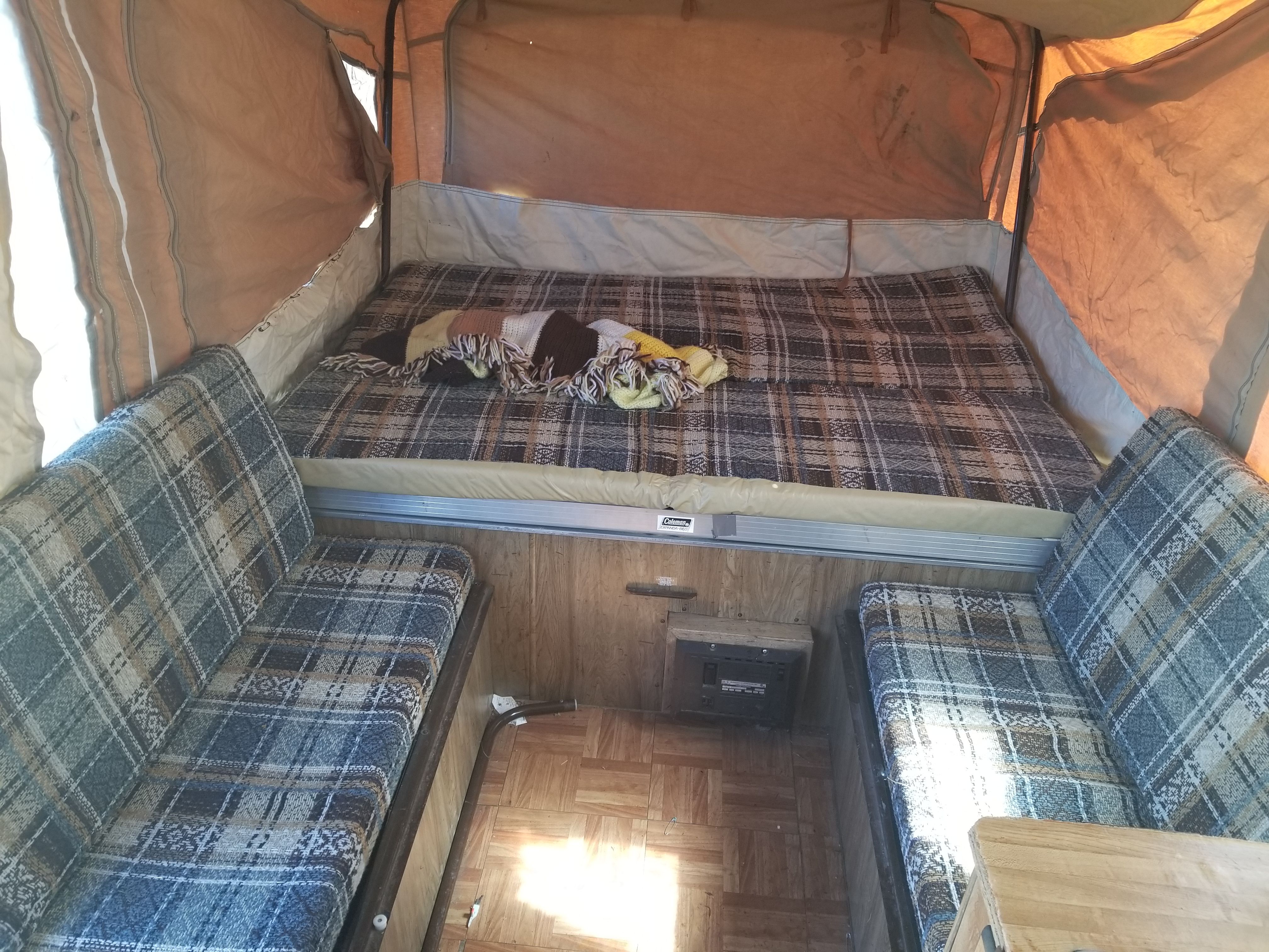 1982 coleman pop up camper. for Sale in Emmett, MI OfferUp