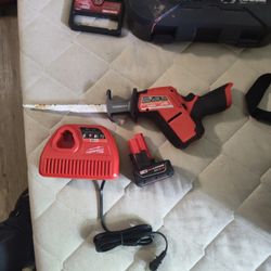 Milwaukee Hackzall M12 Fuel /w Blade Charger And 12 V Battery 