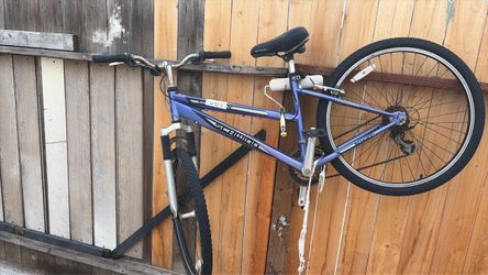 Schwinn Mountain Bike – Blue