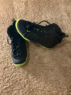 Nike Foamposites Grade School Size 4.5