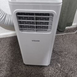 Vissani portable ac 6000btu on and blowing cold as it should 