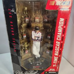 Dale Earnhardt Figure Deluxe Boxed Set Action McFarlane 3 Nascar 7 Time Champion