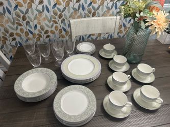 Noritake New Lineage II Bone China