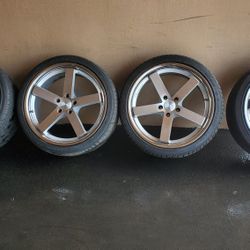 Giovanna wheels Staggered 20'