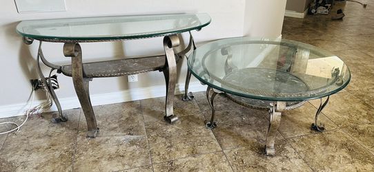 Beautiful Matching Coffee And Sofa Table Set