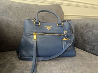 𝐏𝐫𝐚𝐝𝐚  Vitello Daino Leather Tote Top Handle 