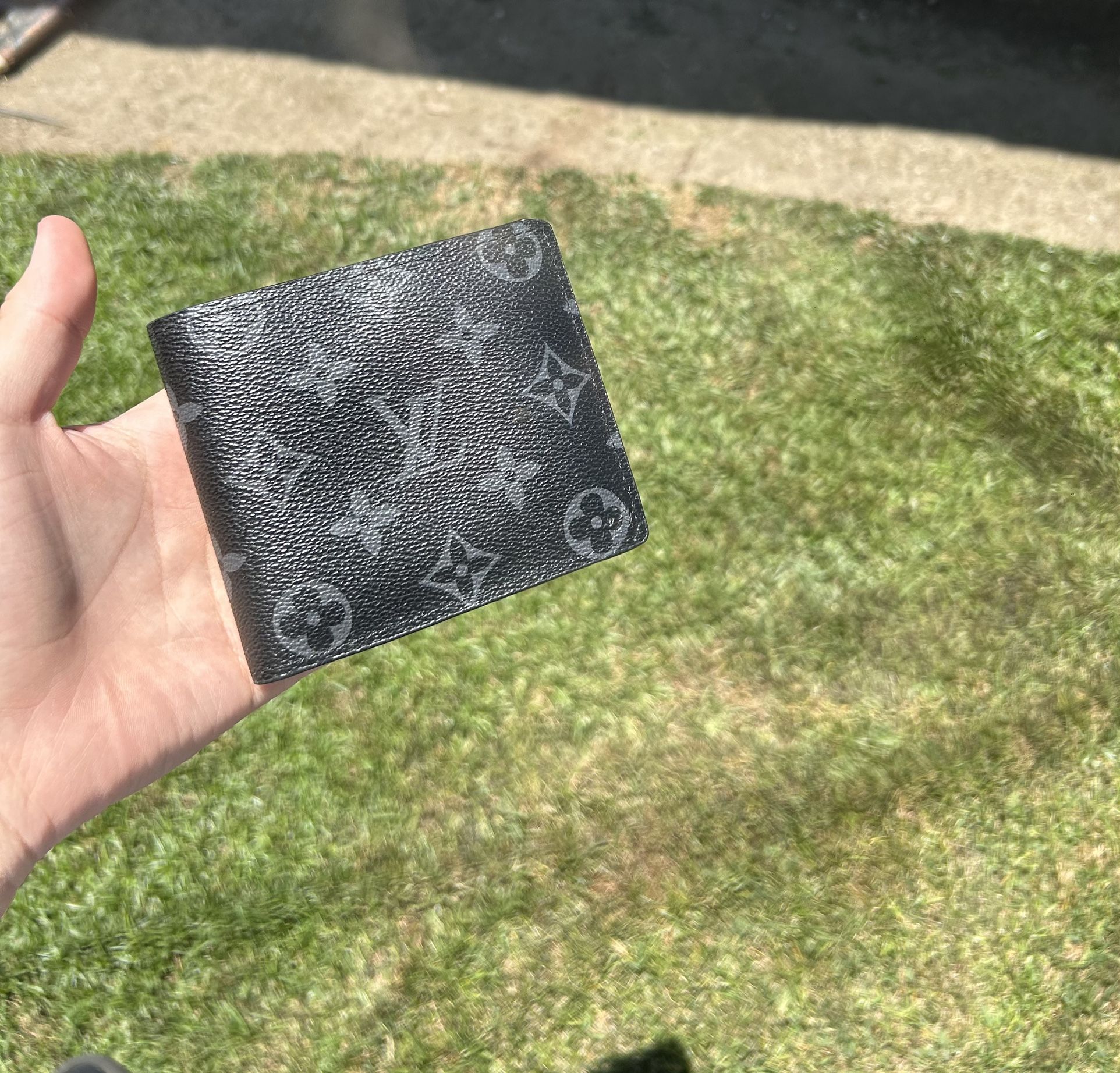Louis Vuttion Wallet