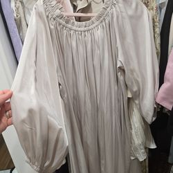 beautiful gently used dress