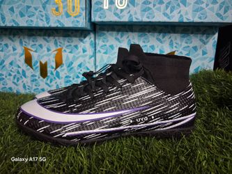 Turf soccer cleats us size 10.5