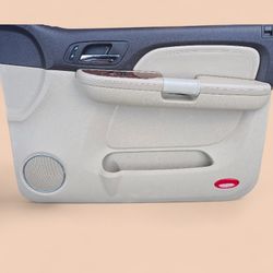 Yukon/Tahoe Door Panel (FR)