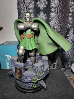 Dr.doom Bowen Statue