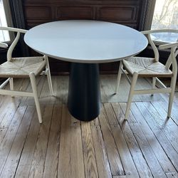 Oval Dining Table / Grey Quartz Seats 4+ 60”  Room And Board - Decker 
